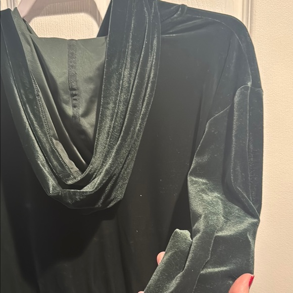 Velvet Hooded Top in Dark Green - Picture 4 of 4